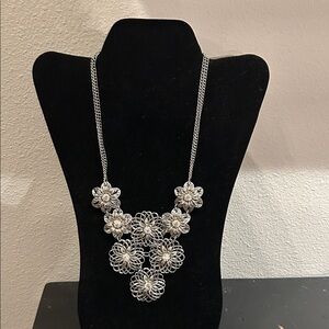 Elegant Silver Floral Necklace